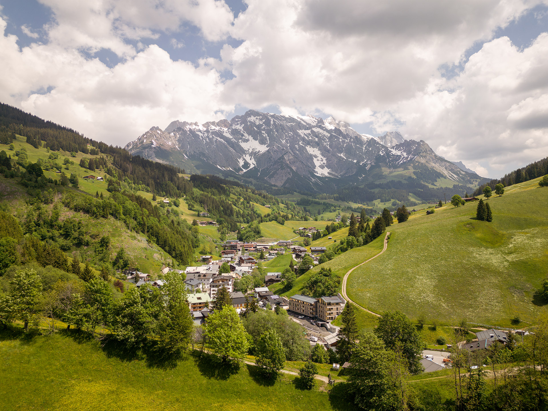 Wildbachlodge Lodge im Sommer Klaus Bauer Photomotion